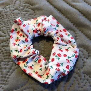 100% Handmade Scrunchie